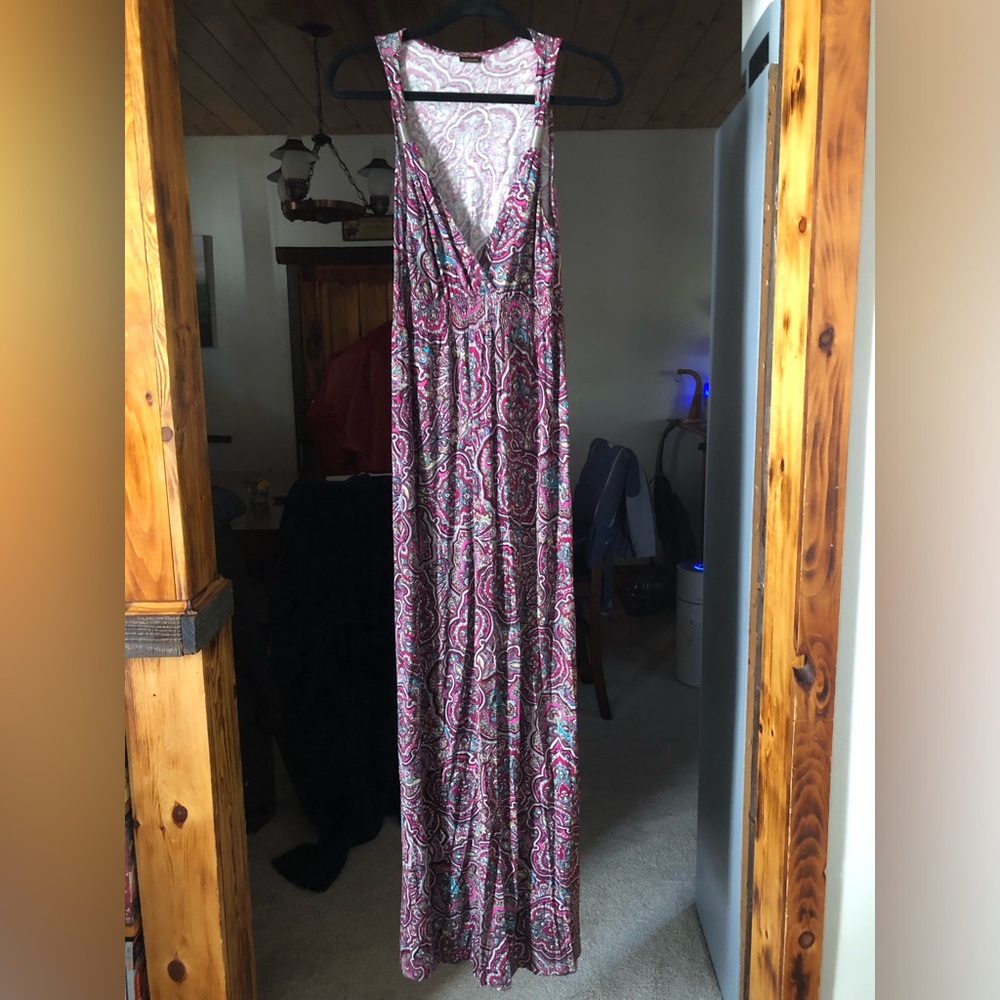 Sleeveless Paisley V-Neck Maxi Dress in Pink and Purple sz